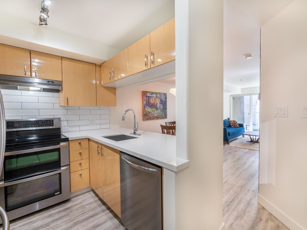 Listing Image 9