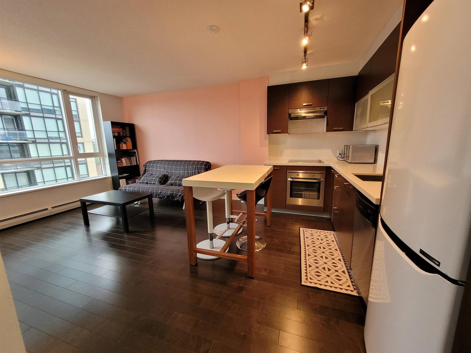 Listing Image 9