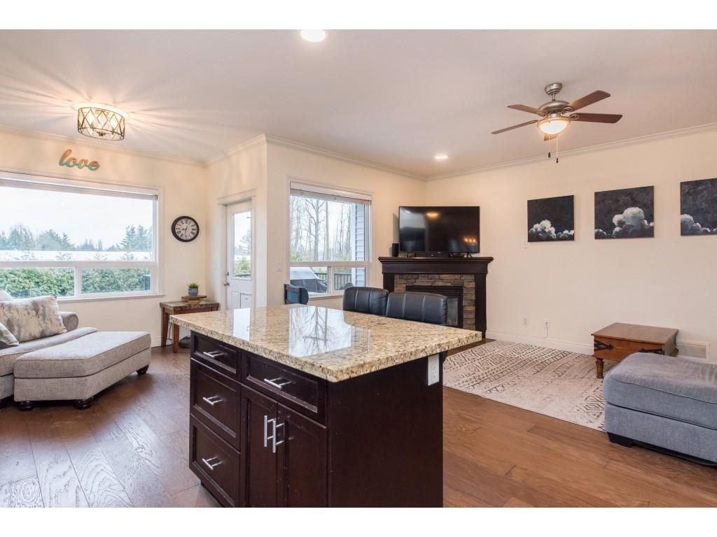 Listing Image 17