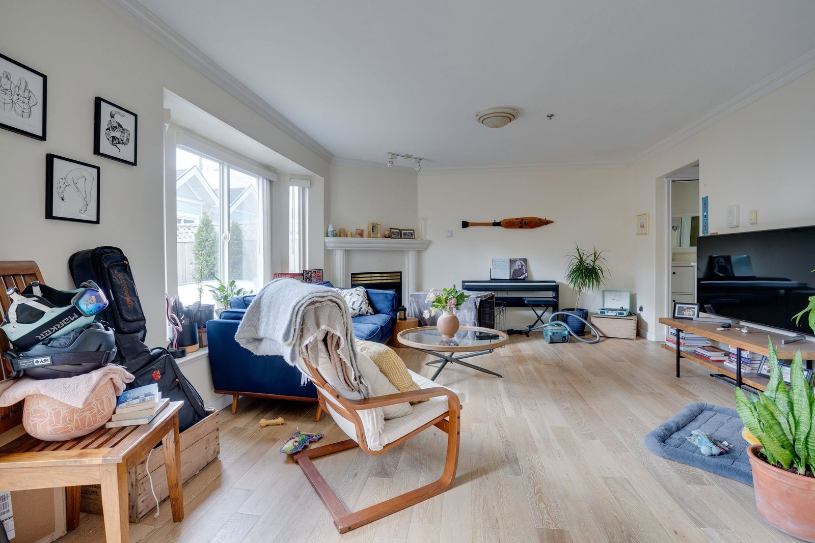 Listing Image 5