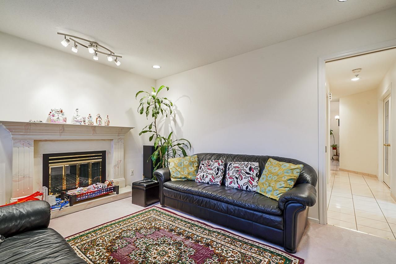 Listing Image 16