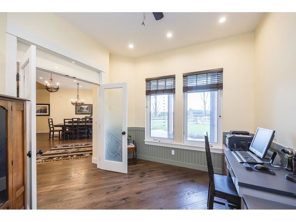 Listing Image 19
