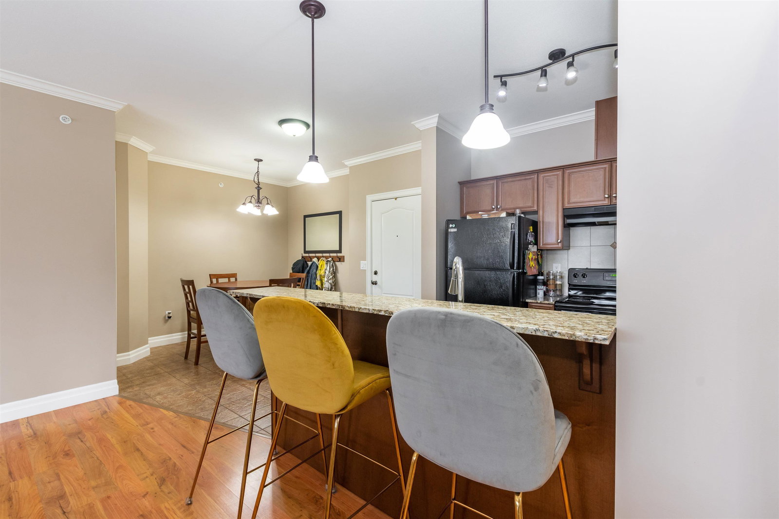 Listing Image 16
