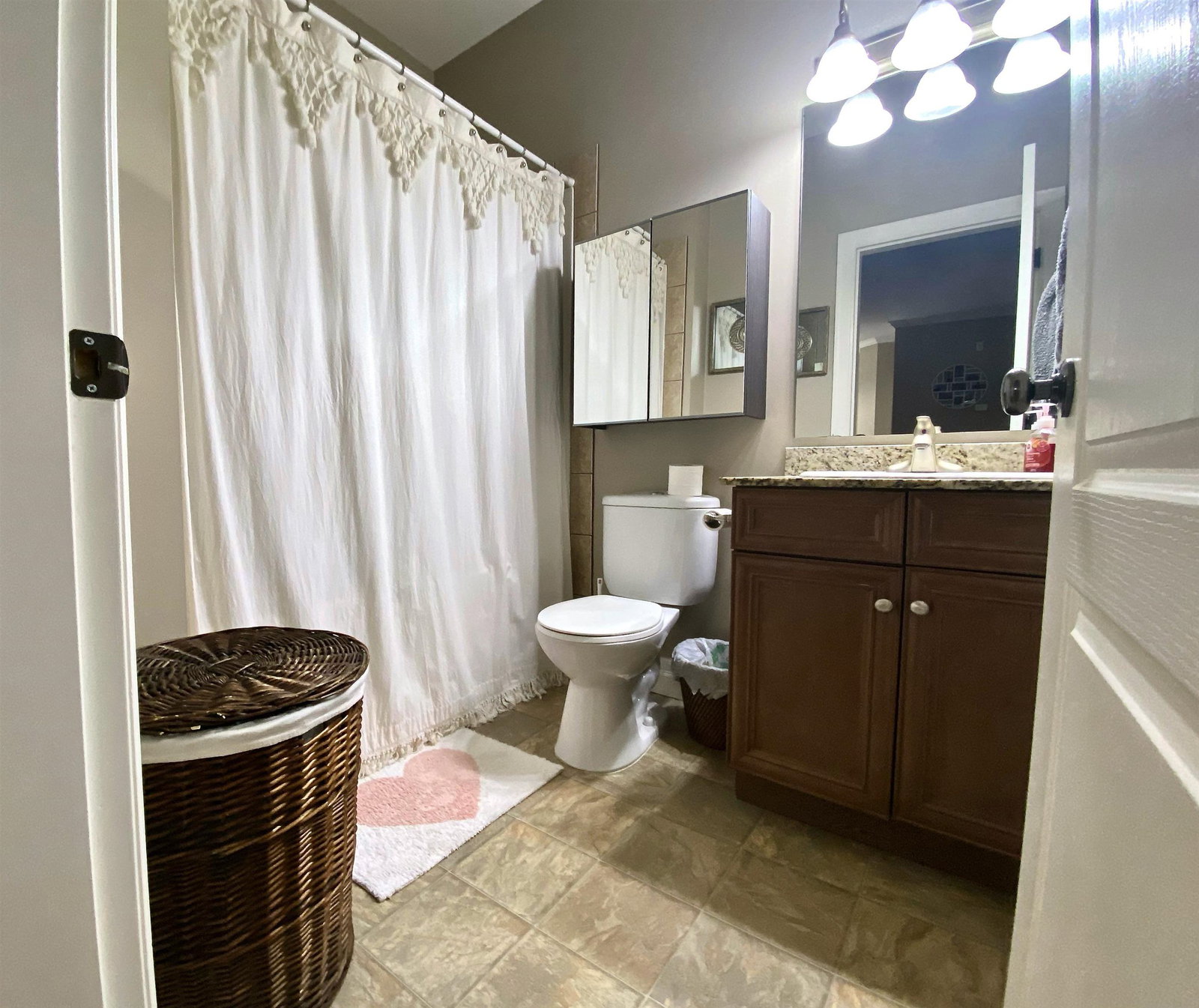 Listing Image 22