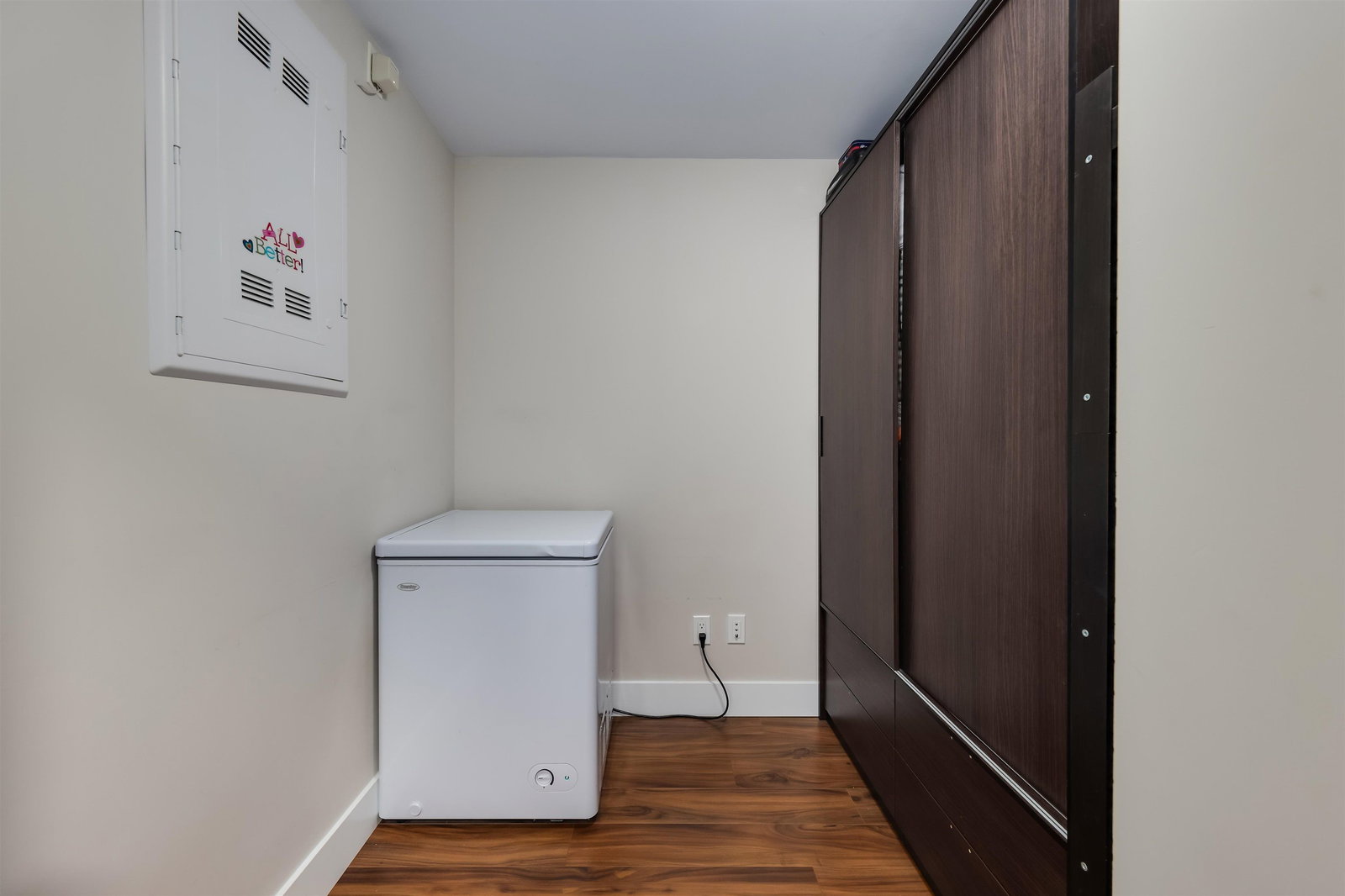 Listing Image 17