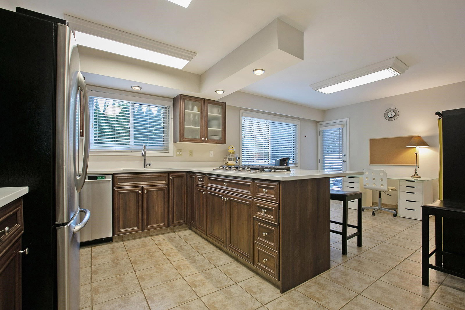 Listing Image 8