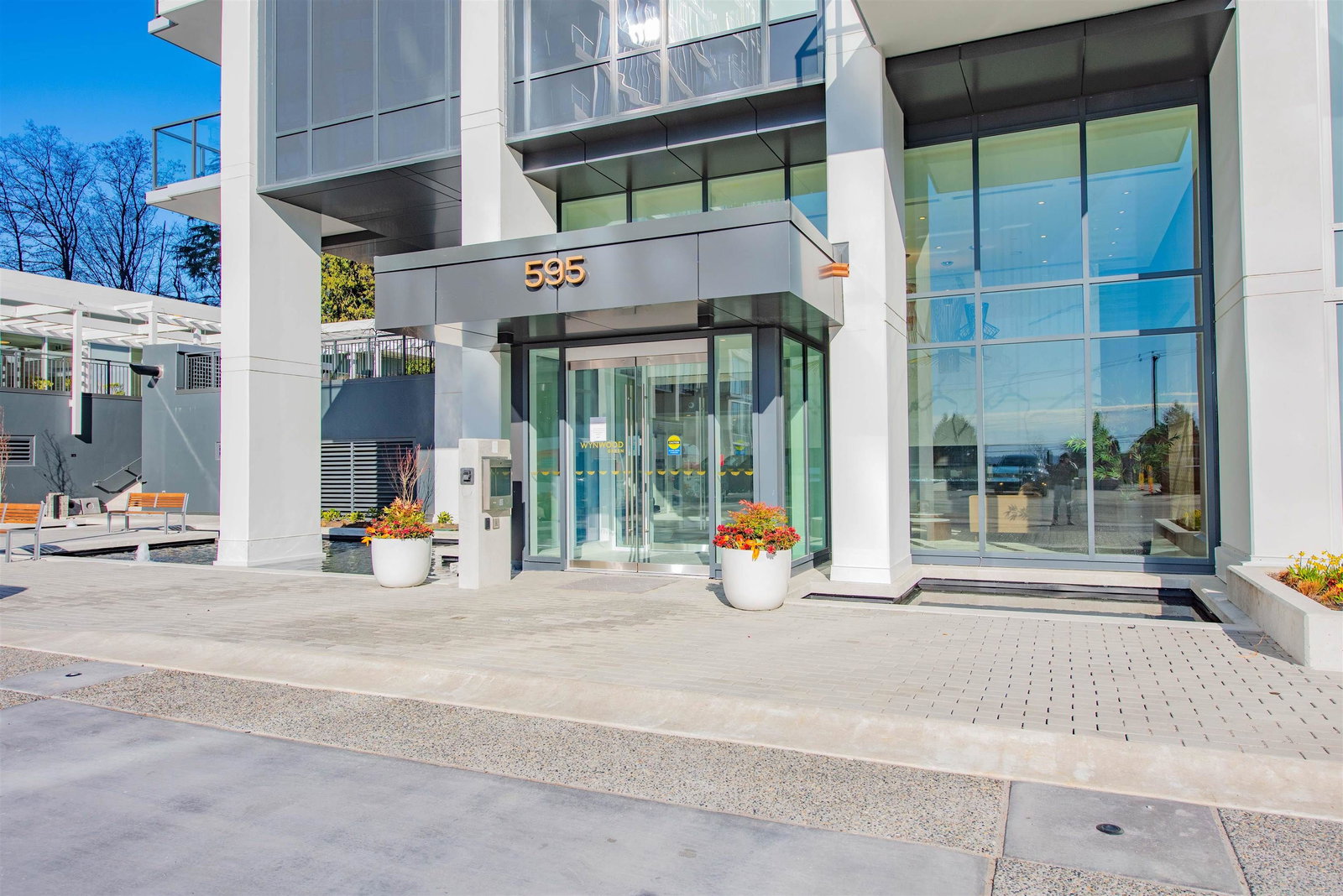 Listing Image 3