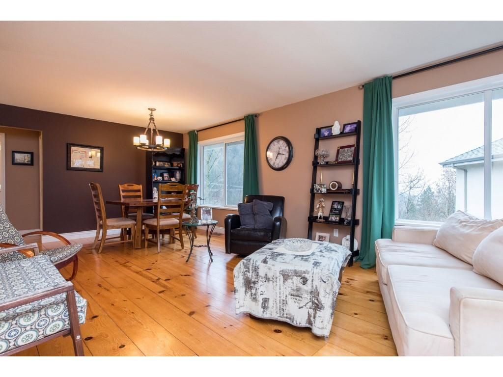 Listing Image 17