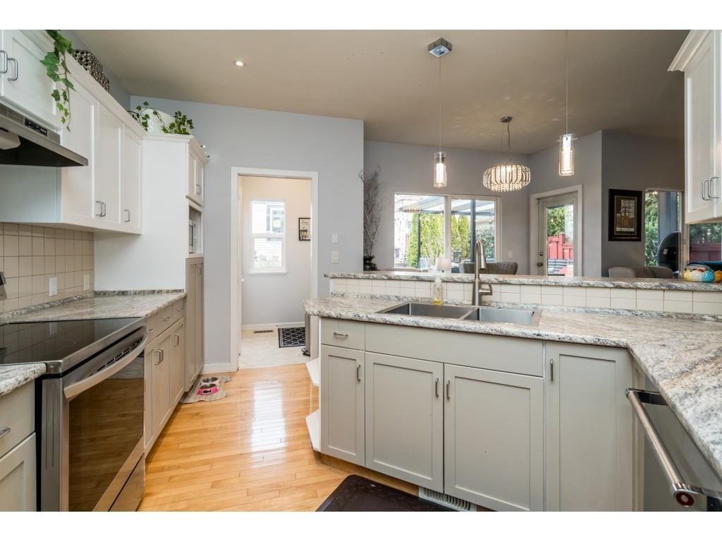 Listing Image 16