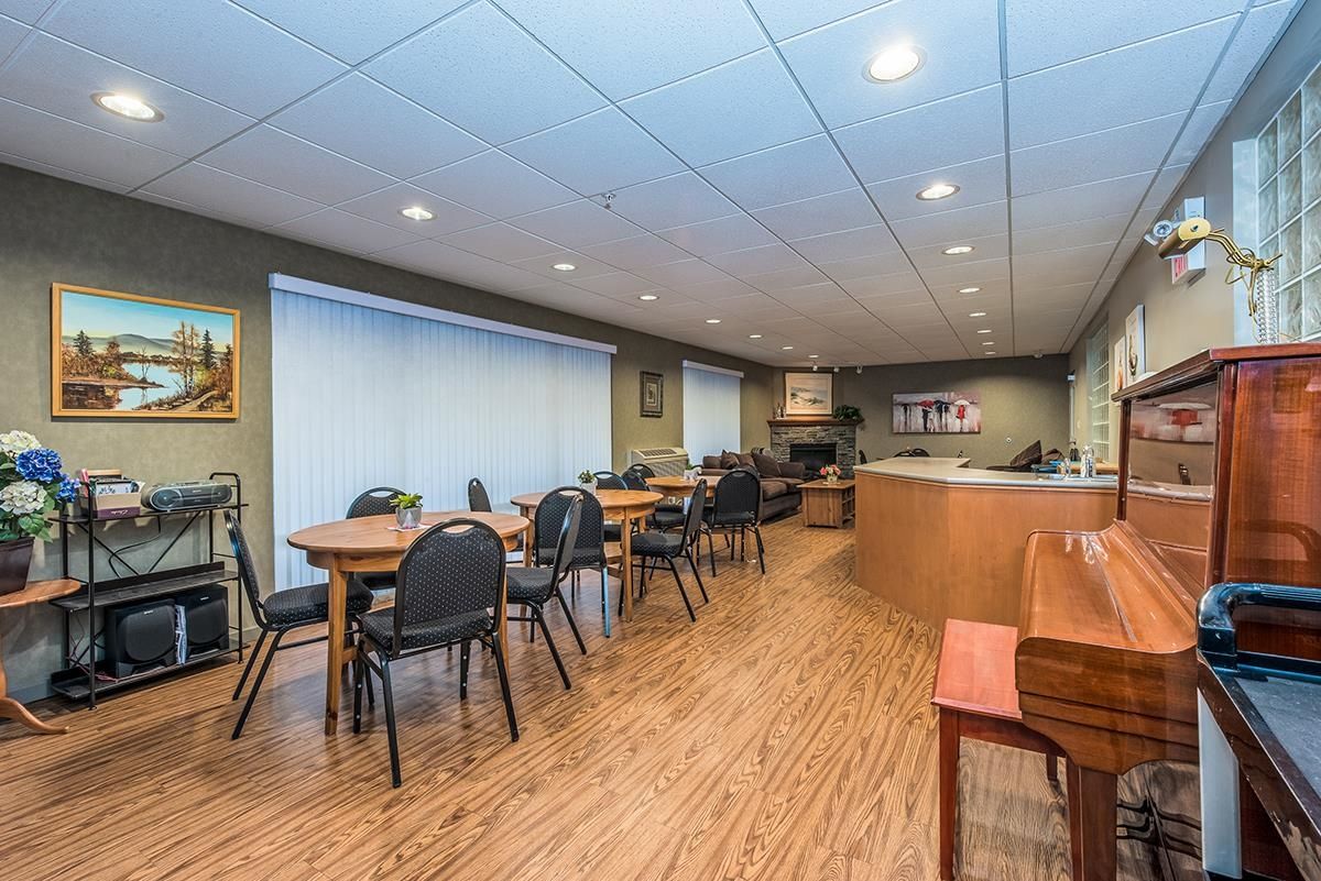 Listing Image 9