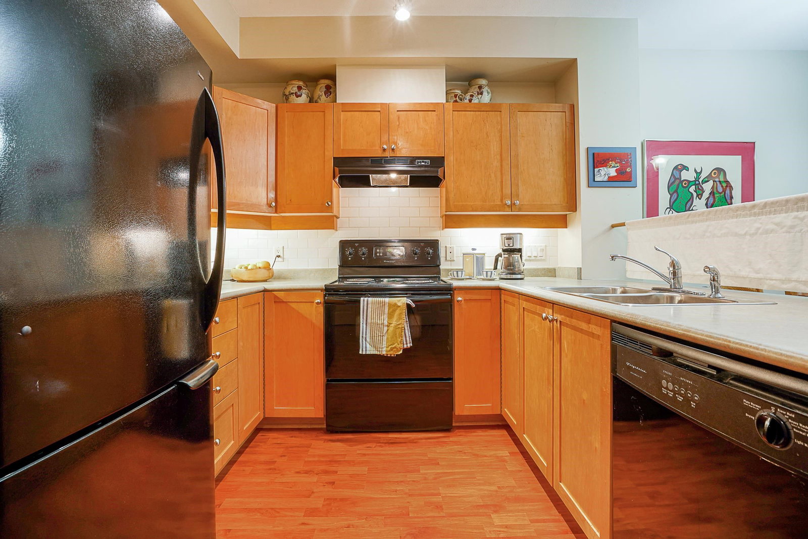 Listing Image 4