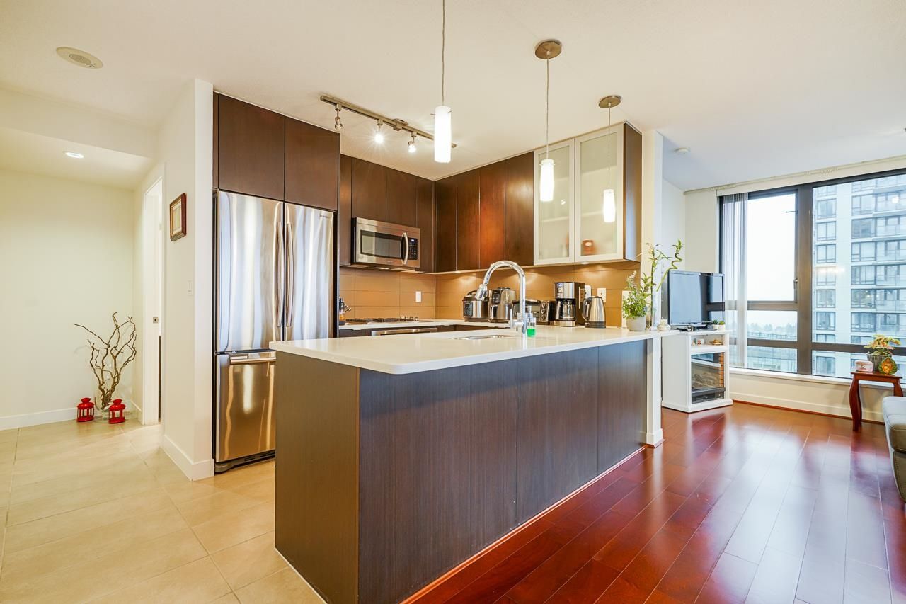 Listing Image 11
