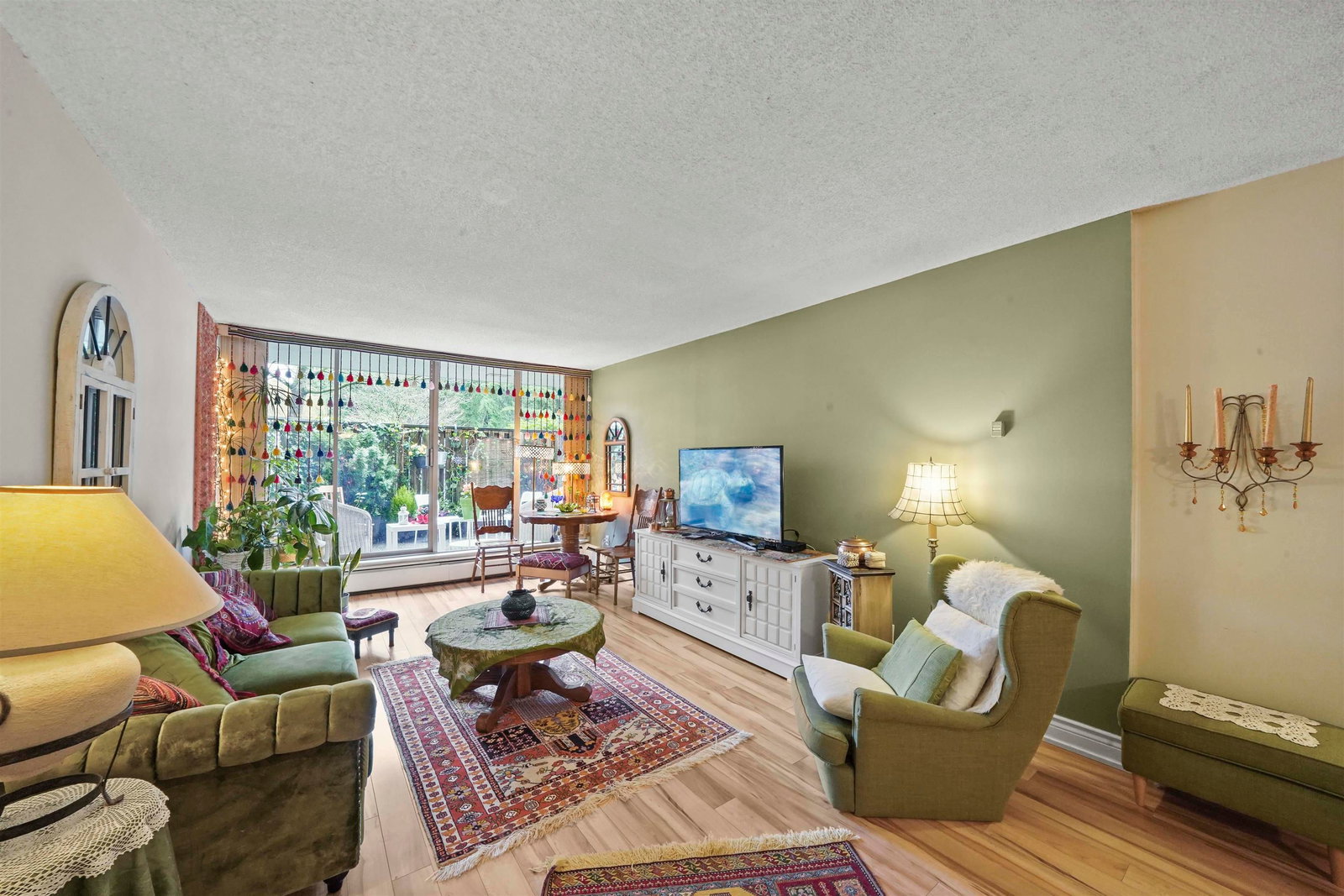 Listing Image 5