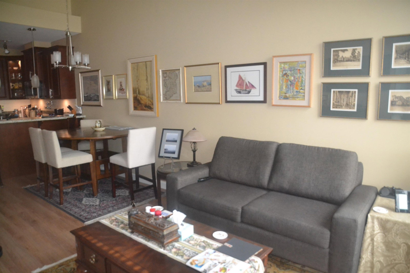 Listing Image 4