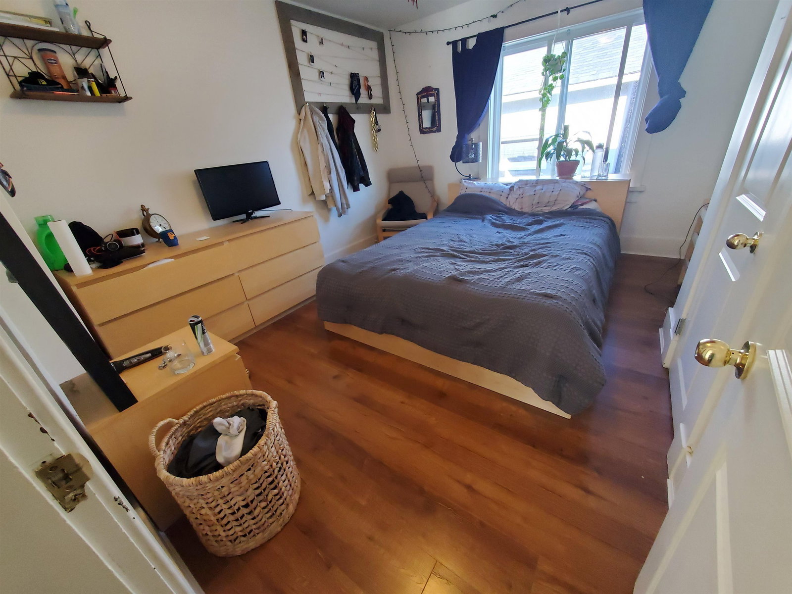 Listing Image 6