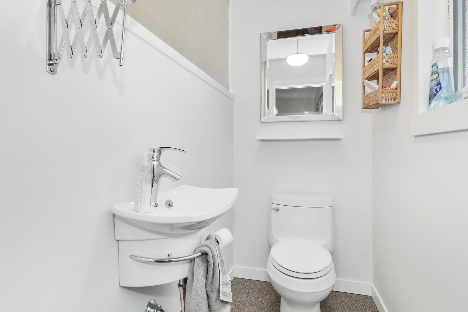 Listing Image 11
