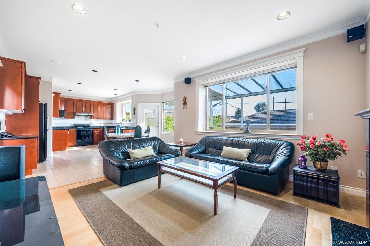 Listing Image 9