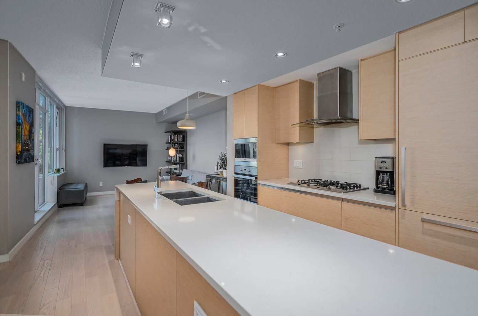 Listing Image 12