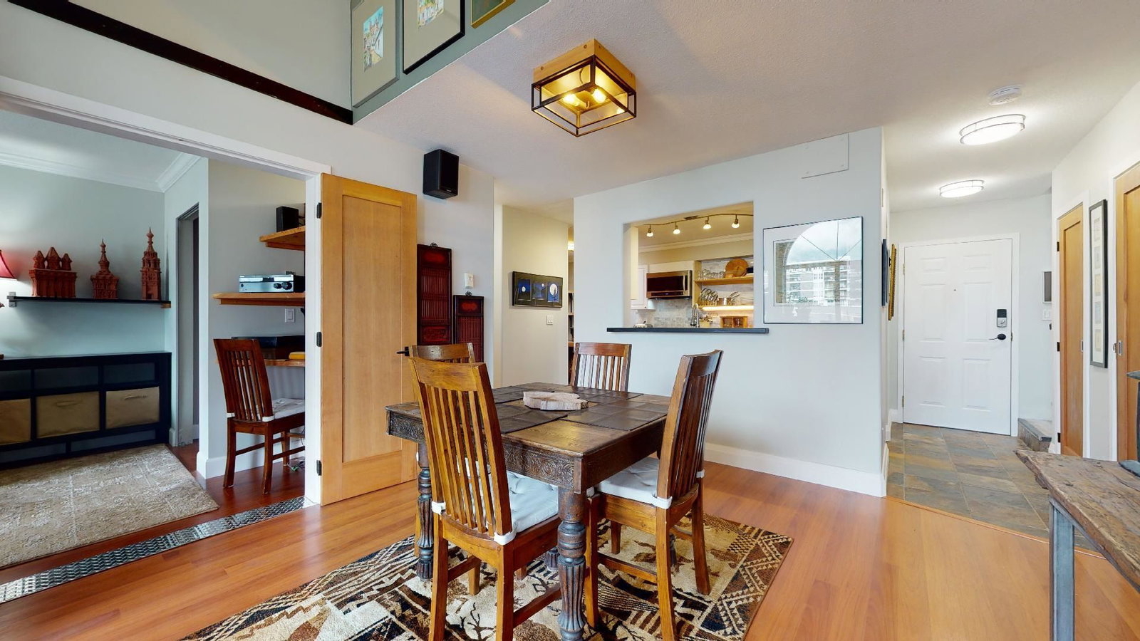 Listing Image 8