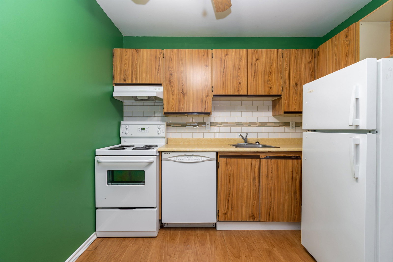 Listing Image 14