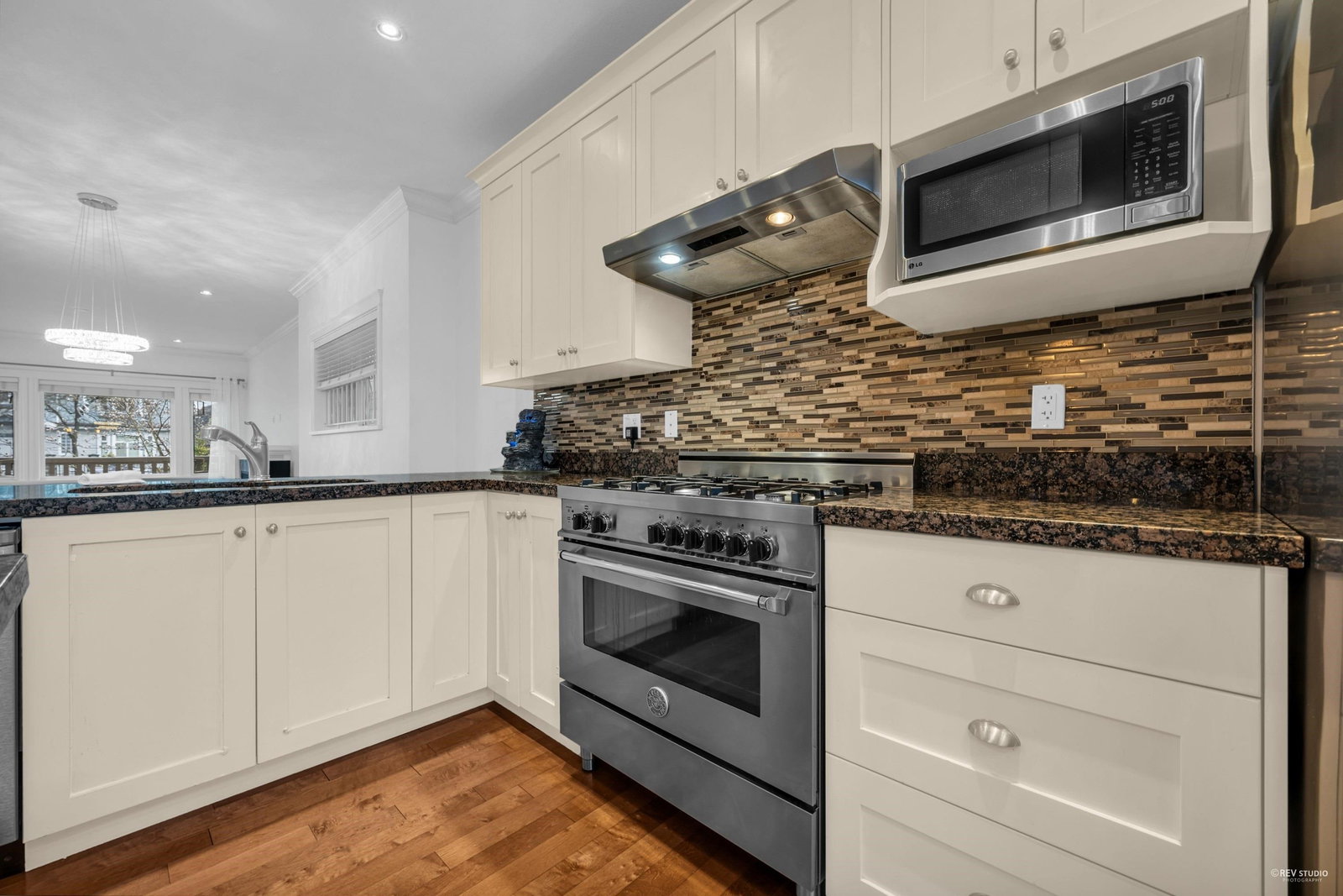 Listing Image 19