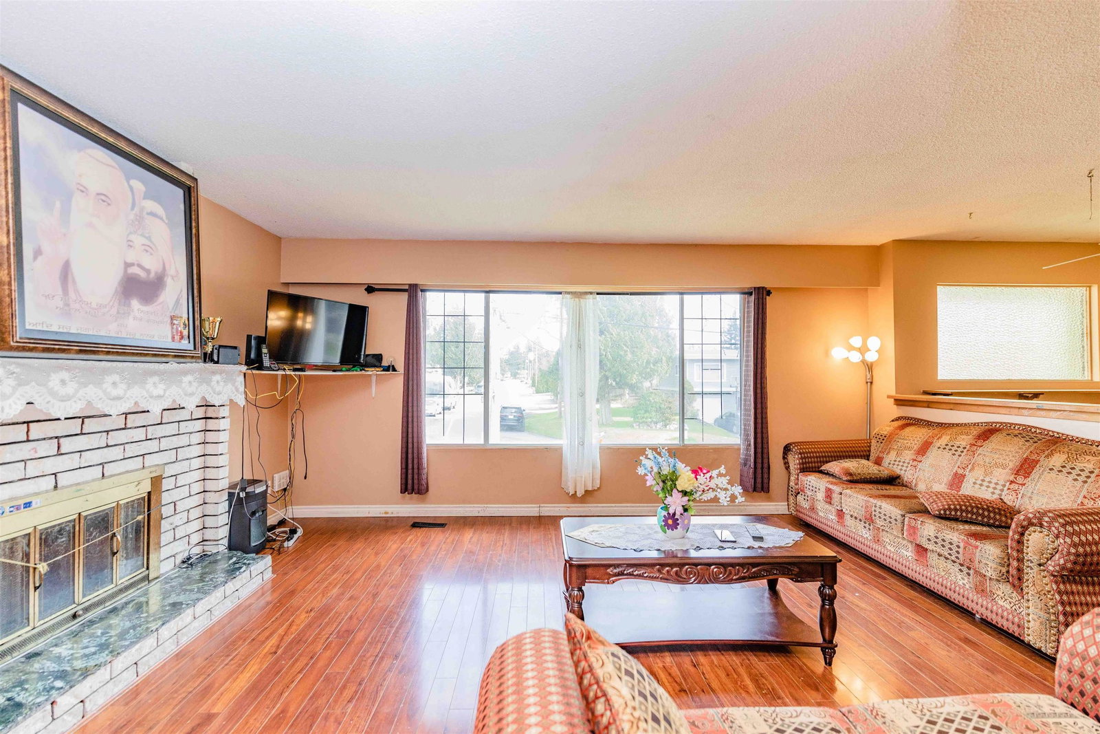 Listing Image 11