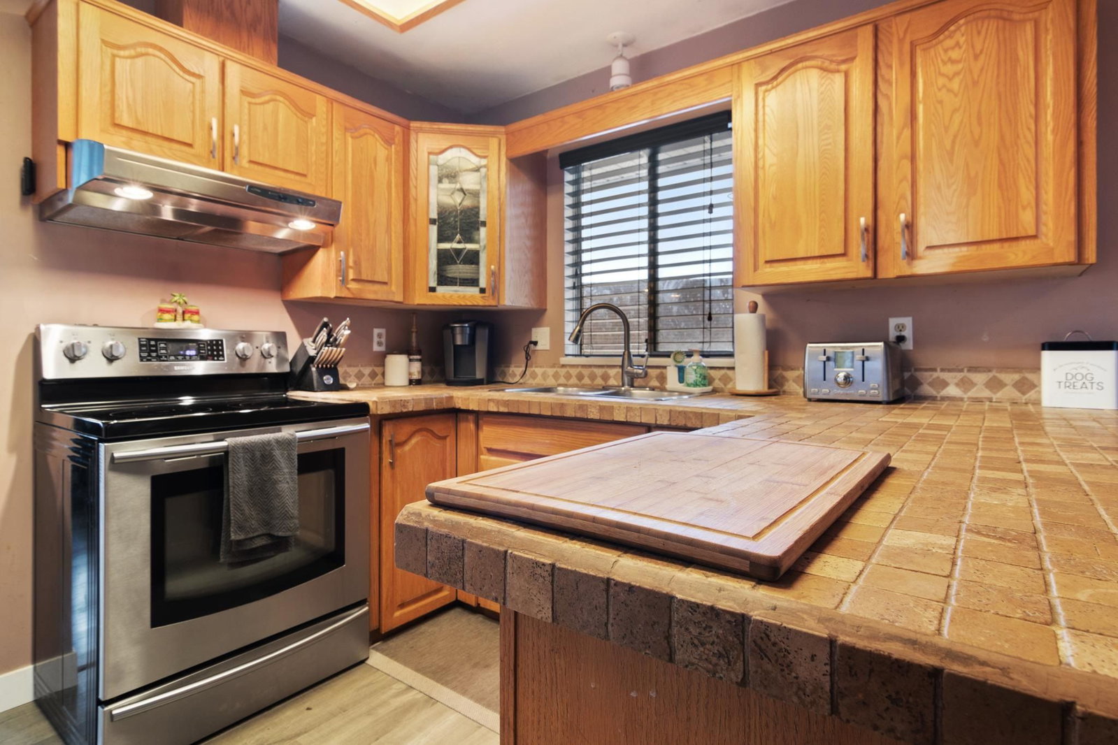 Listing Image 9