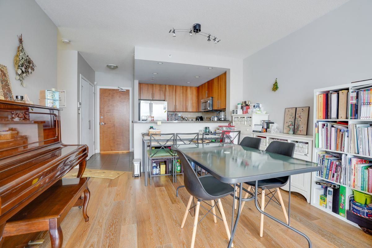 Listing Image 9