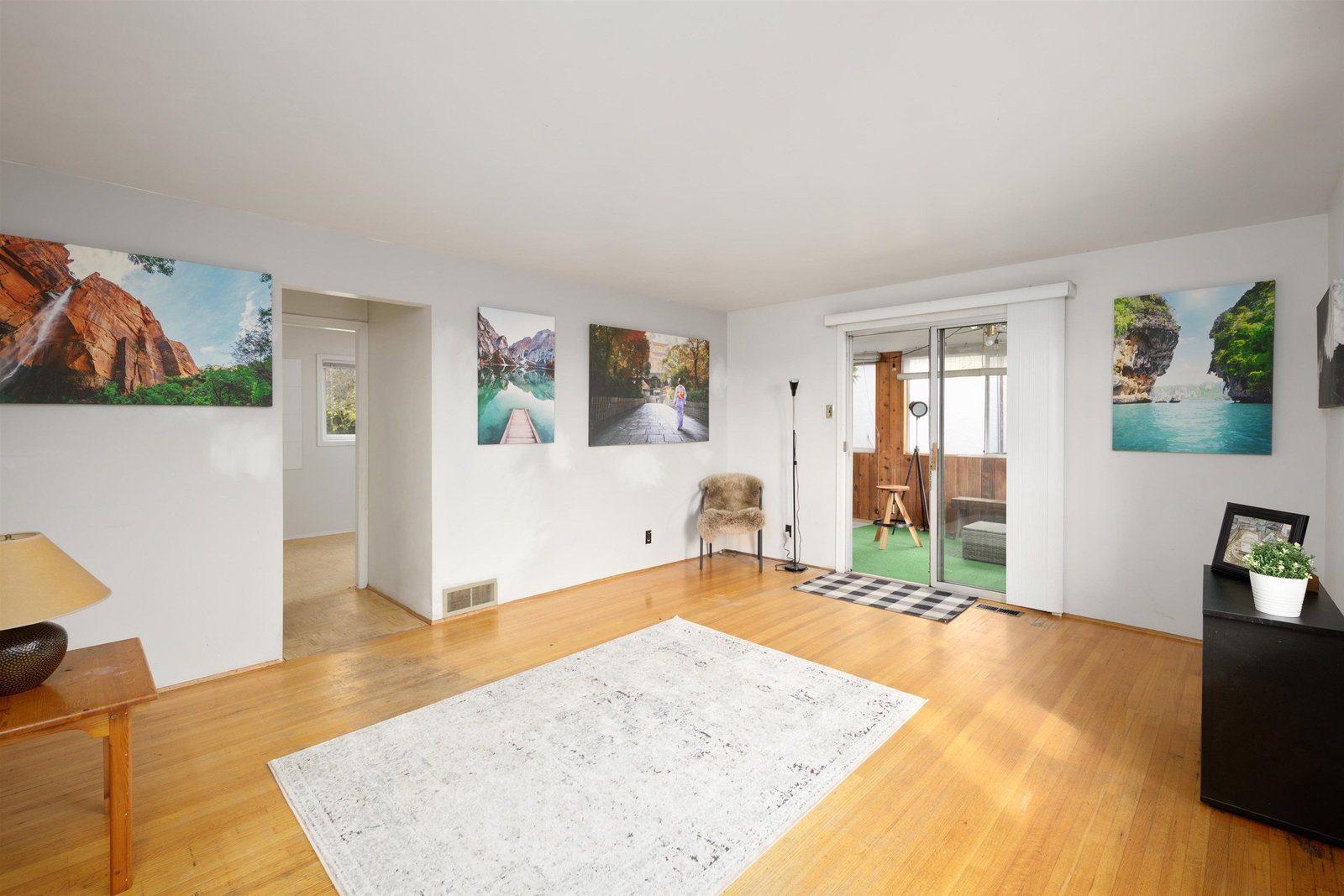 Listing Image 6