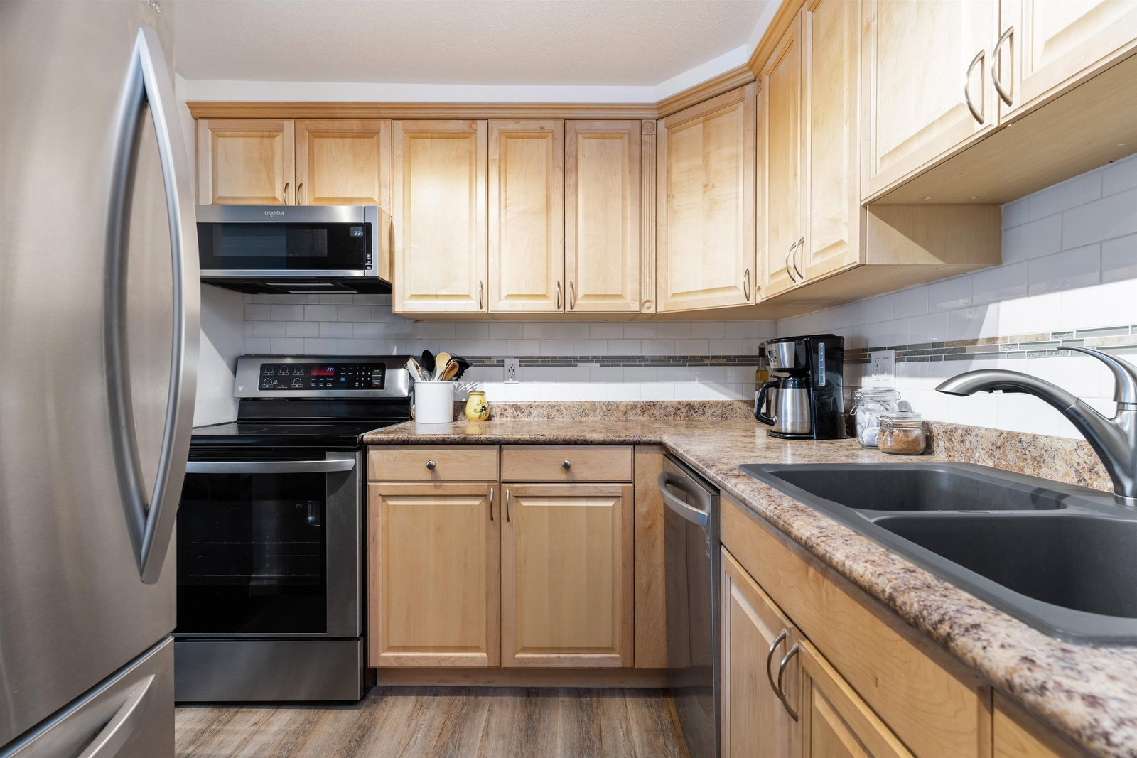 Listing Image 13