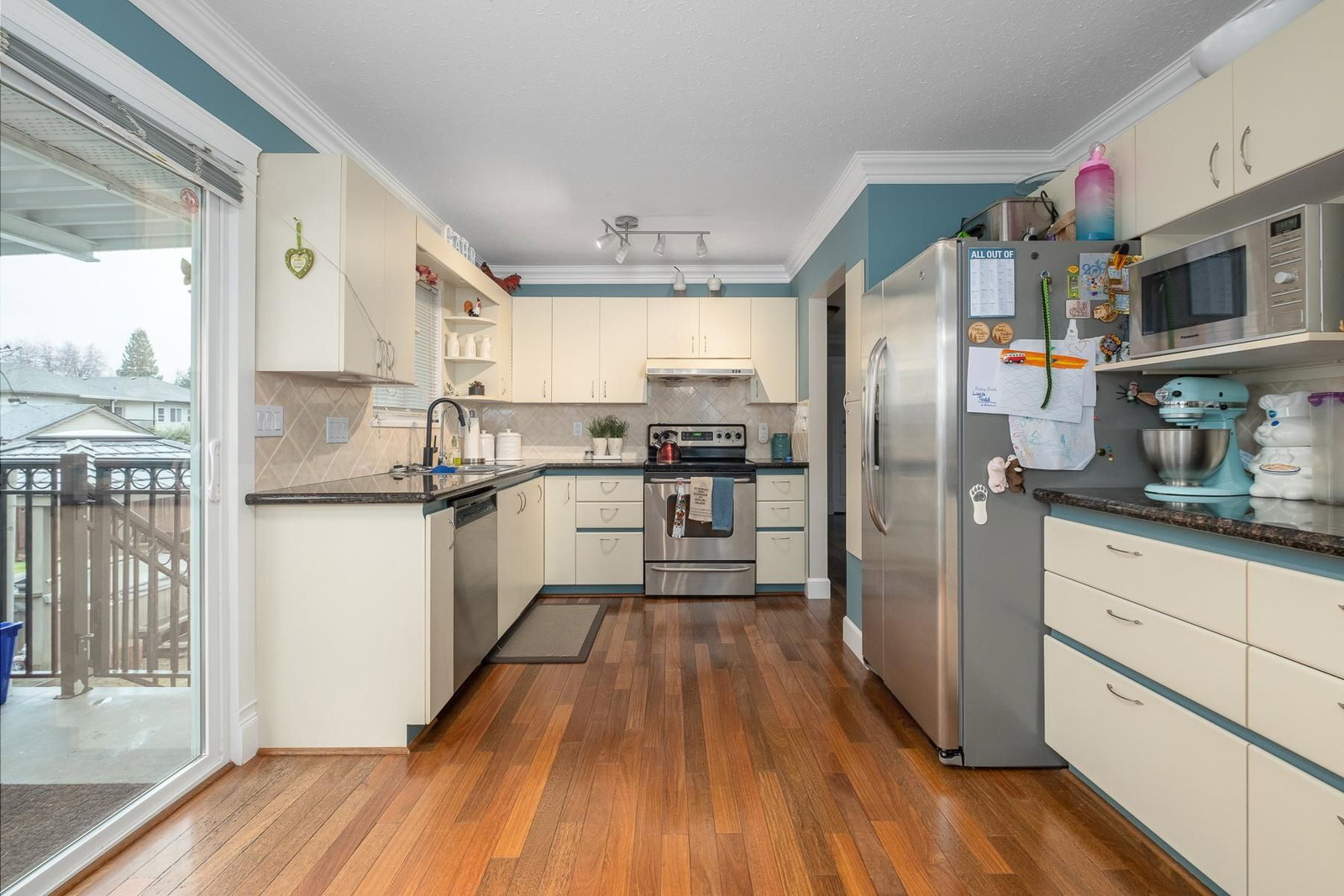 Listing Image 9