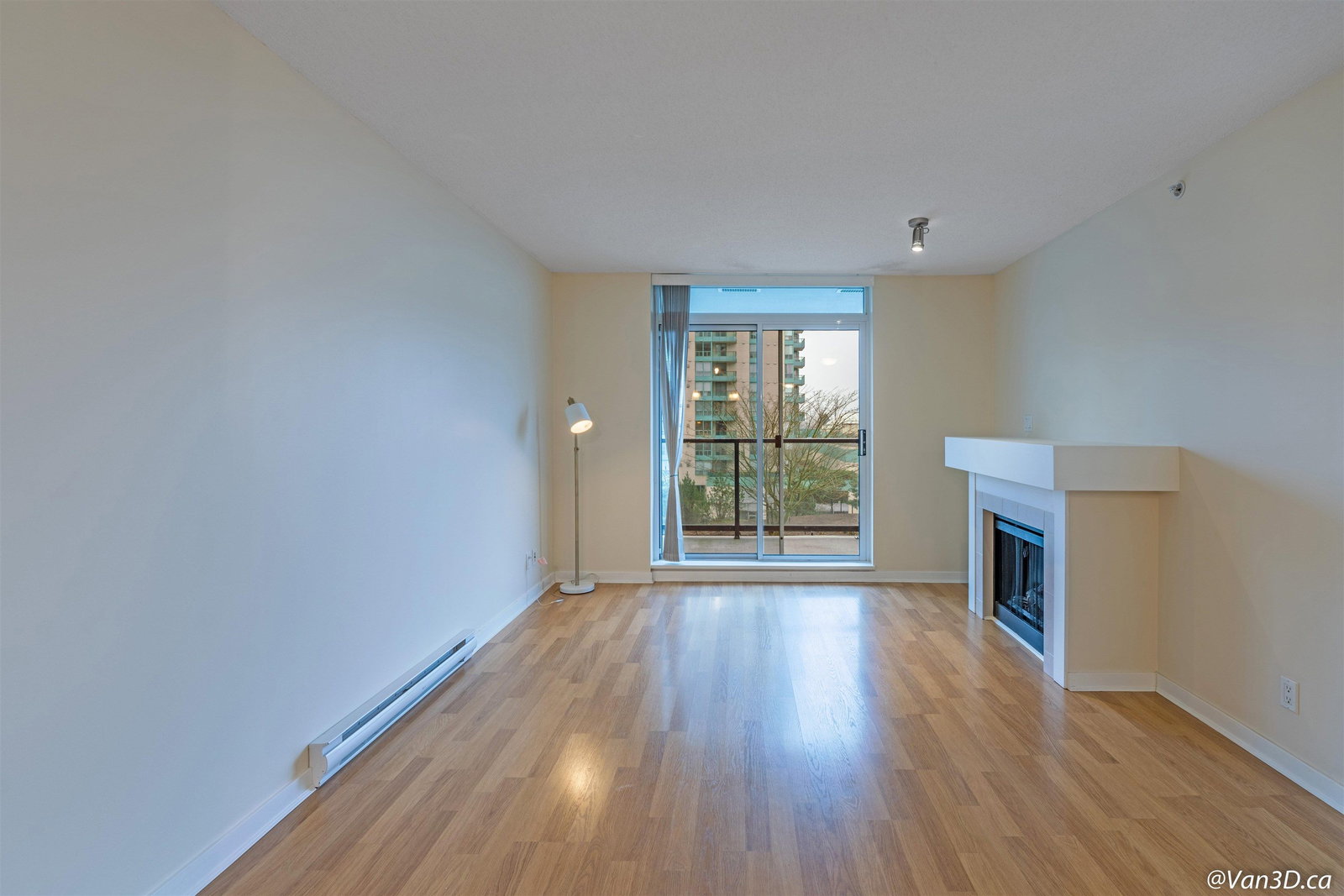 Listing Image 8