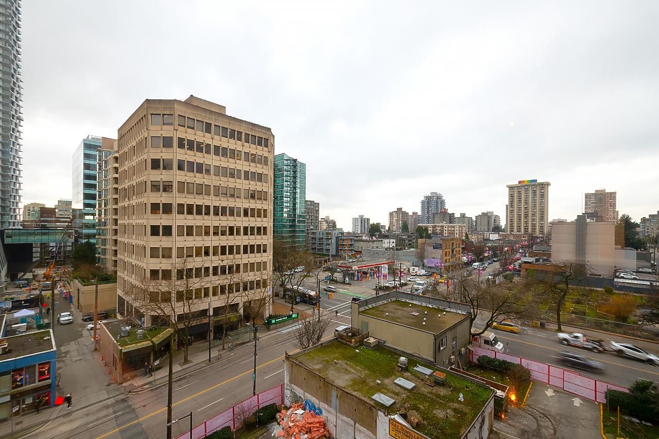 Listing Image 11