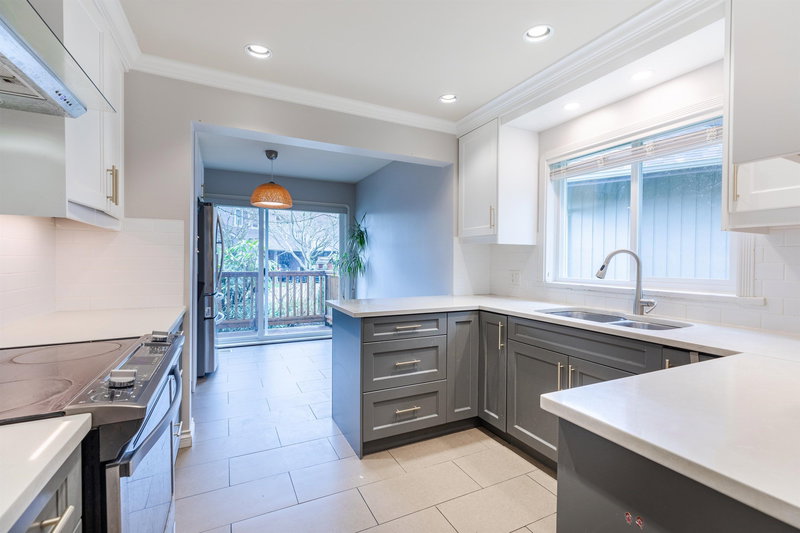 9546 Willowleaf Place, Burnaby, V5A 4A5 | Image 2