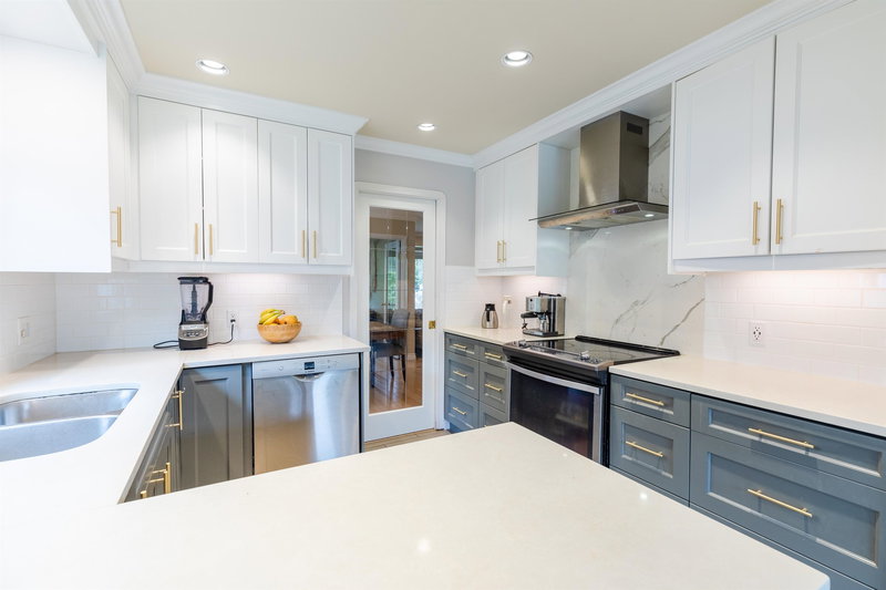 9546 Willowleaf Place, Burnaby, V5A 4A5 | Image 3