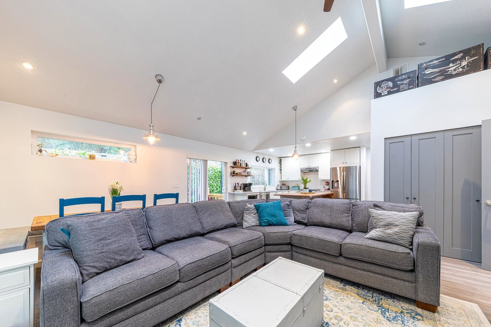 Listing Image 9