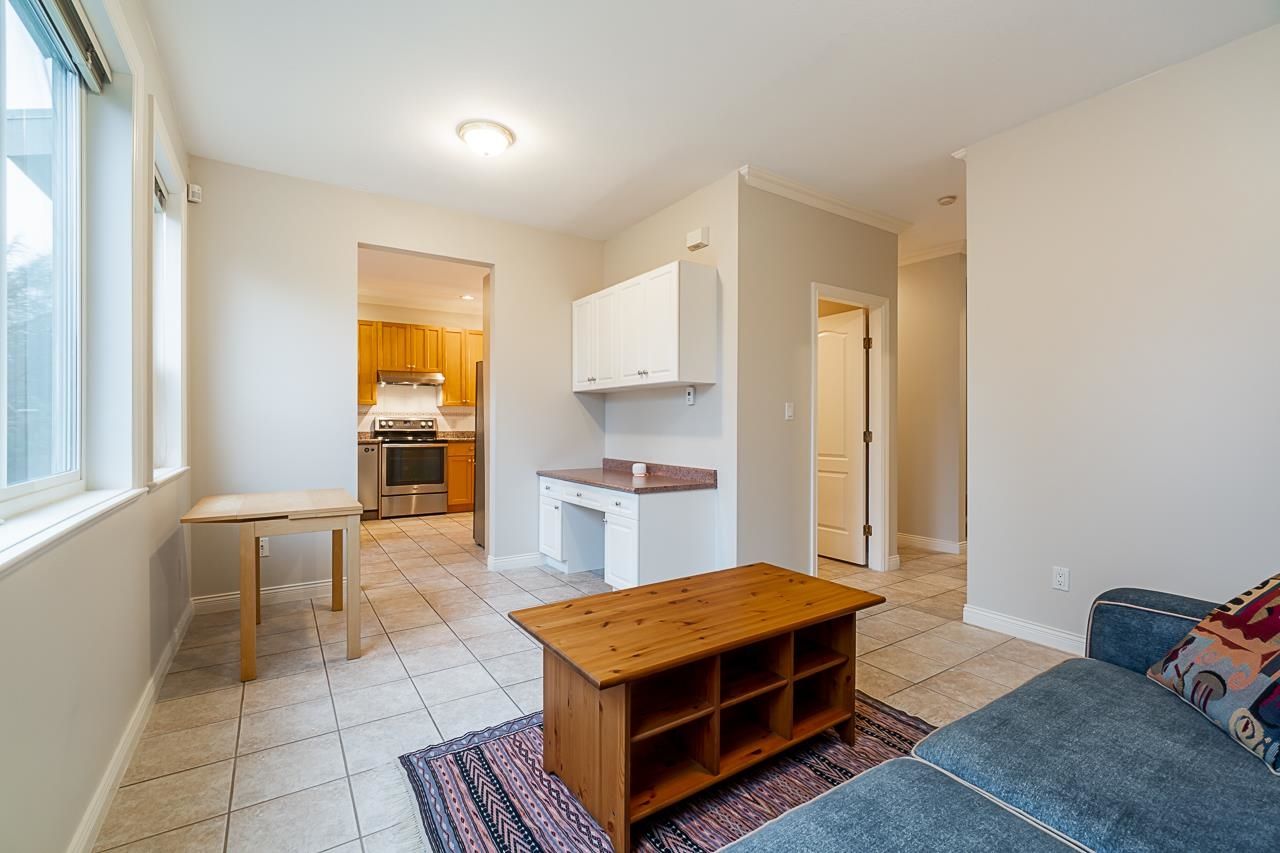 Listing Image 16