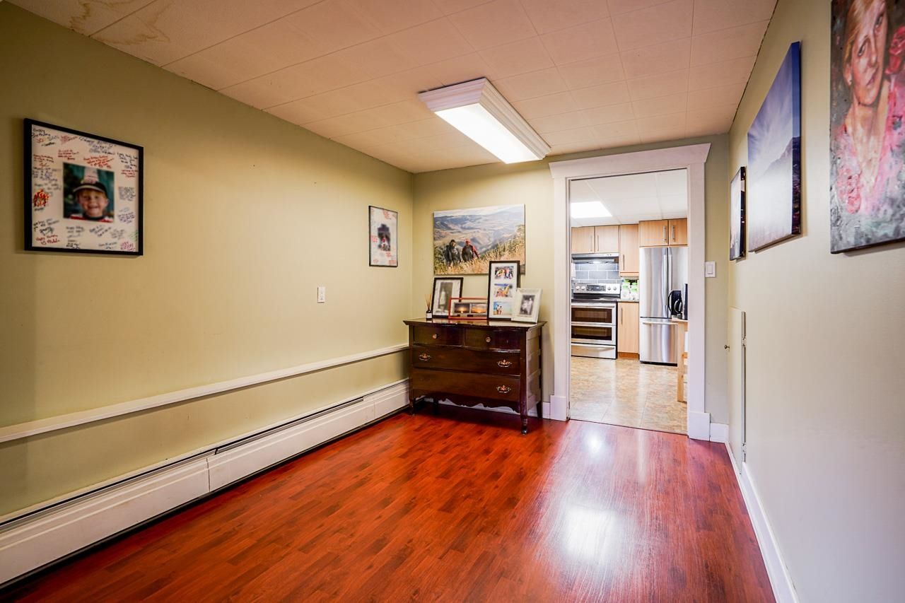 Listing Image 18