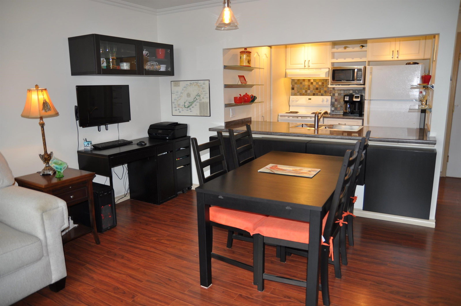 Listing Image 10