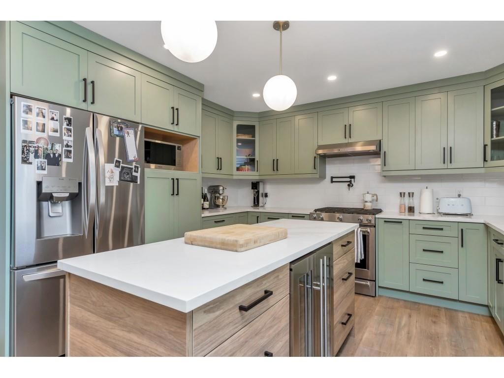Listing Image 6