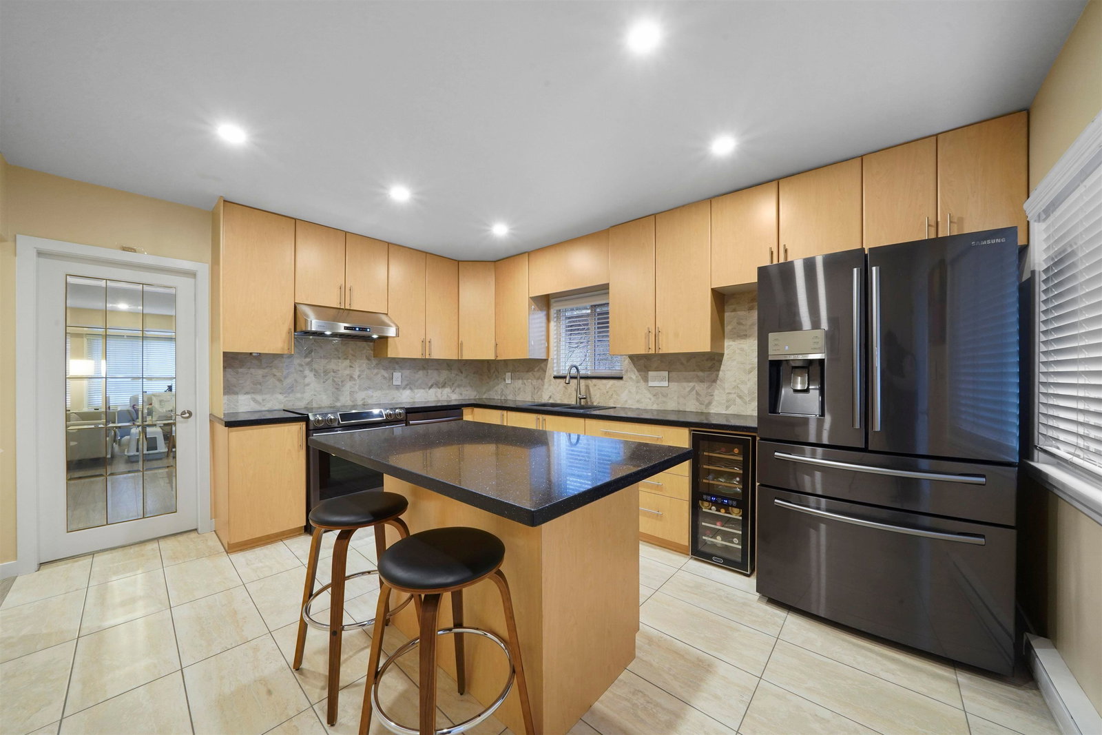 Listing Image 16