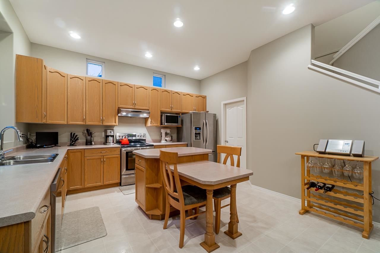 Listing Image 11