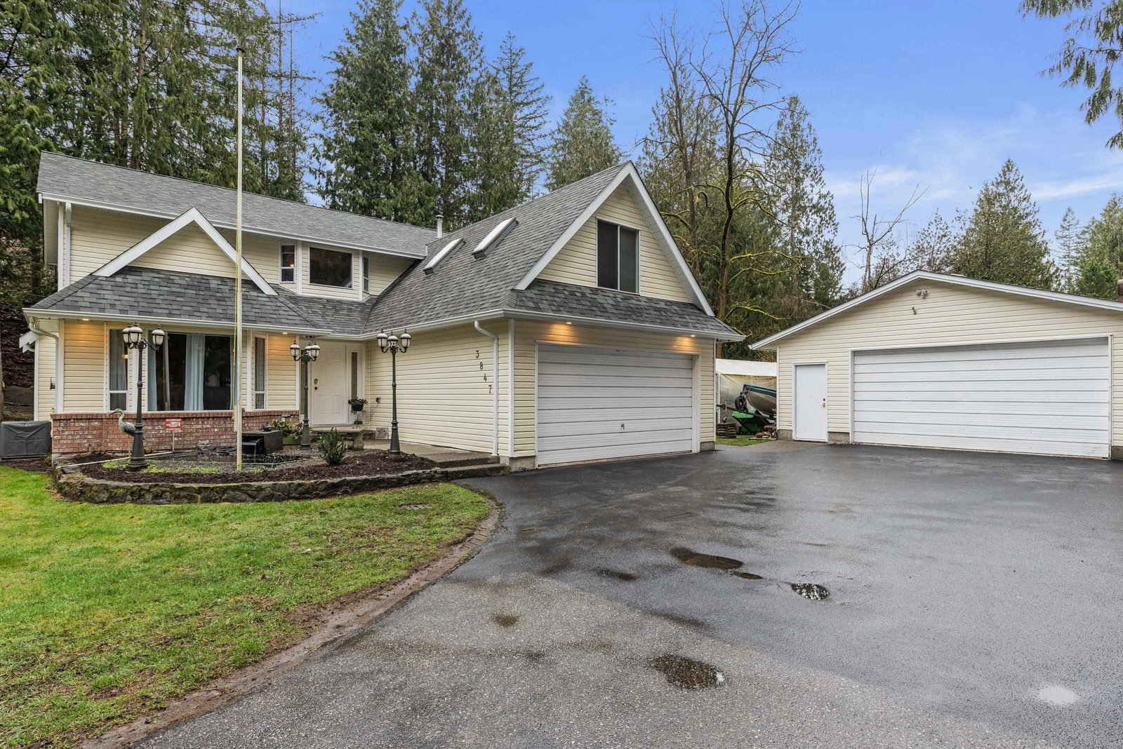 Listing Image 1