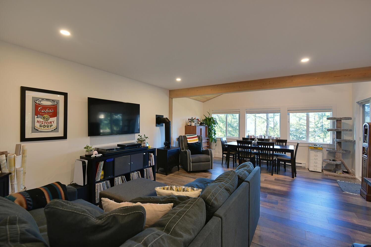 Listing Image 12