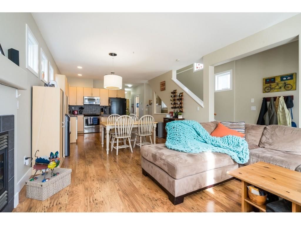 Listing Image 17