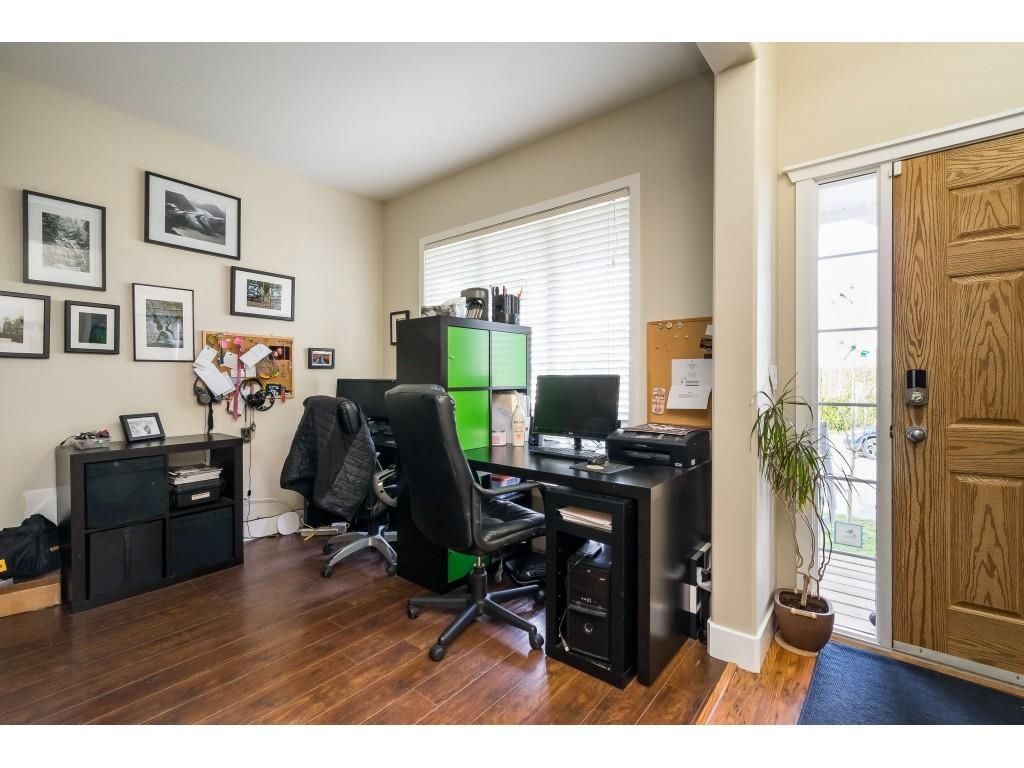 Listing Image 5
