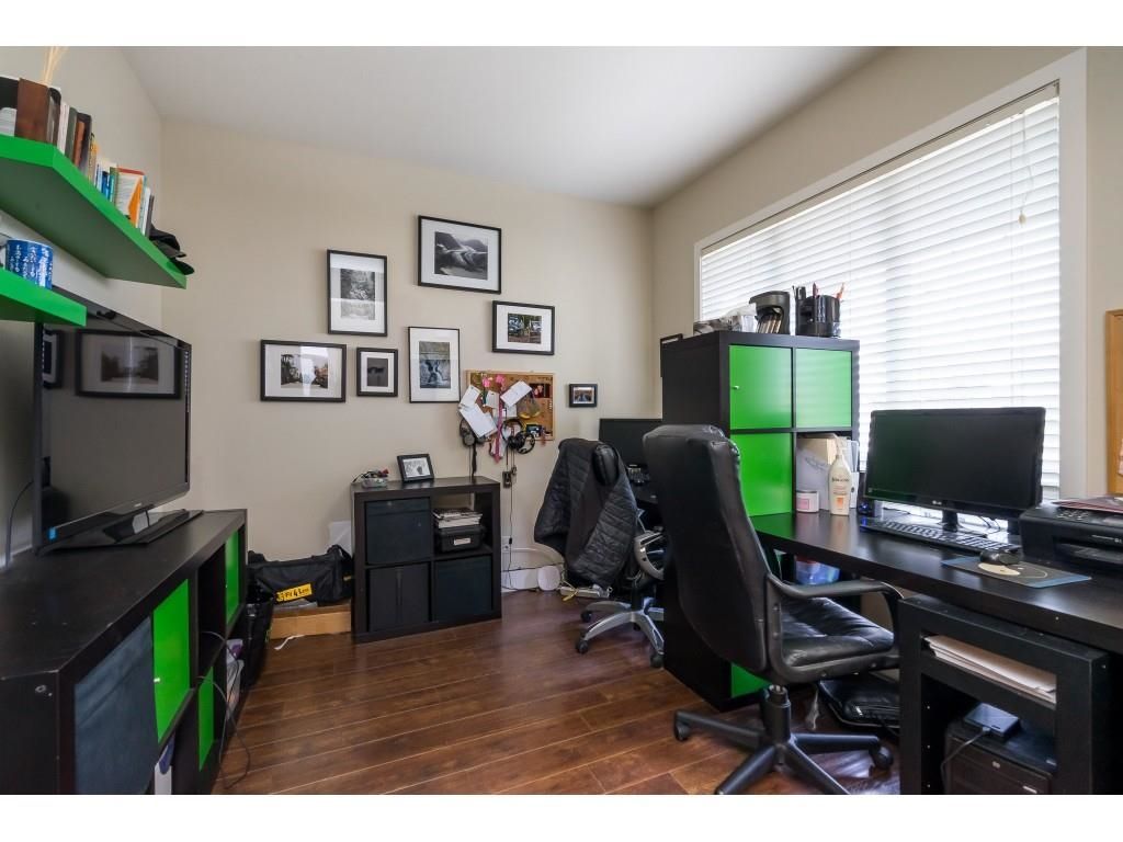 Listing Image 6