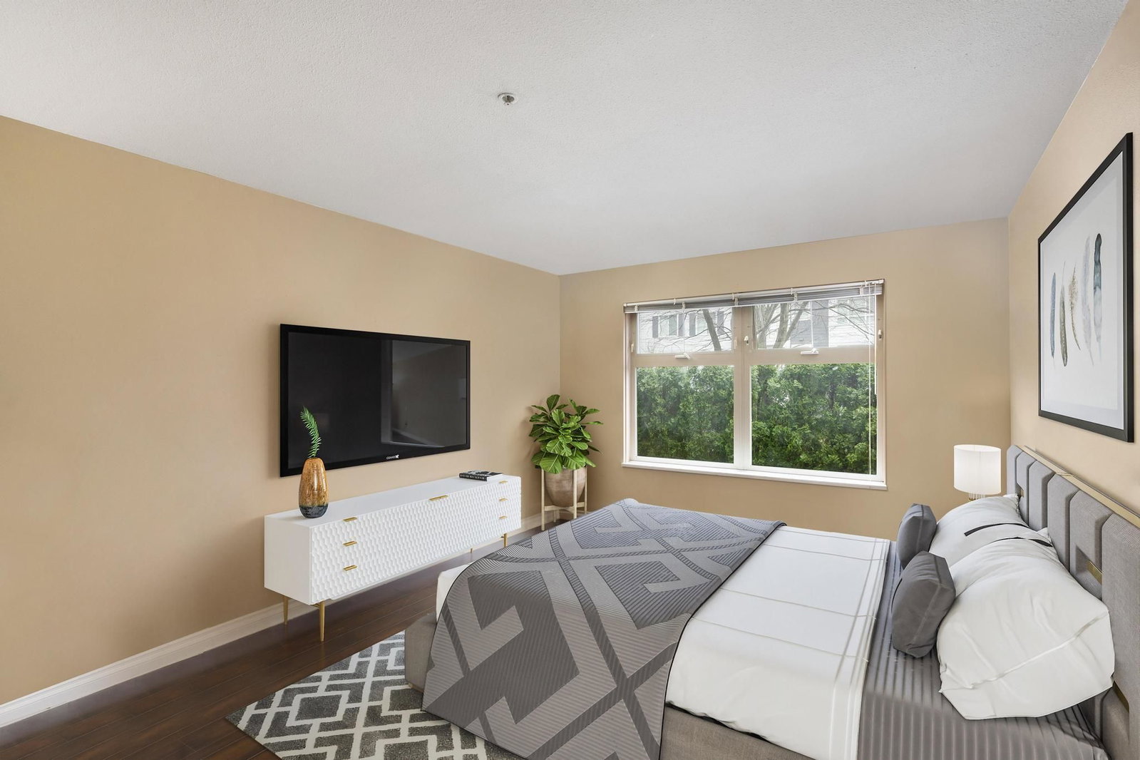 Listing Image 9
