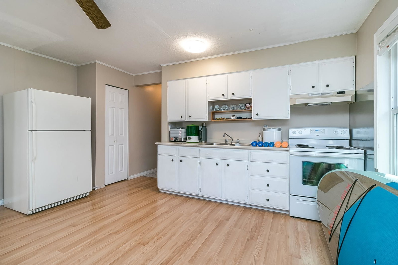Listing Image 19