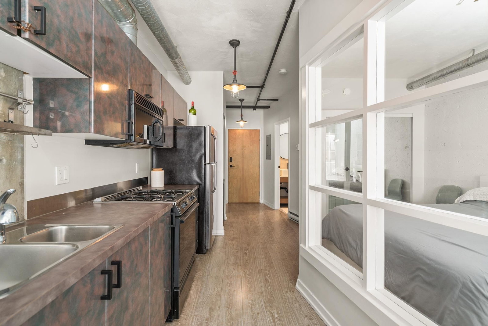 Listing Image 12
